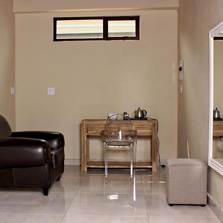 Zoe Bush Lodge Pretoria-Noord Exteriör bild
