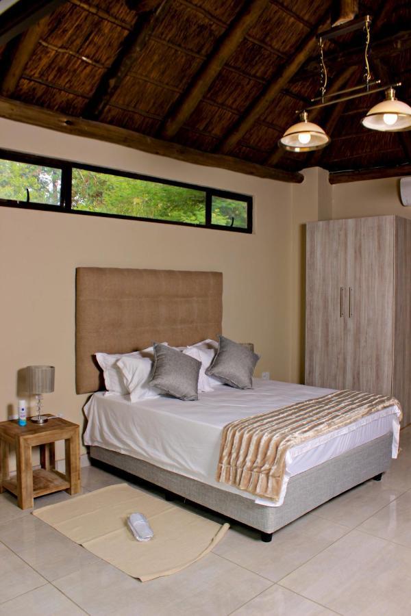 Zoe Bush Lodge Pretoria-Noord Exteriör bild