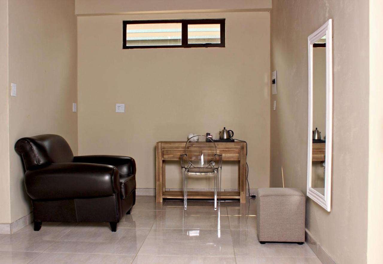 Zoe Bush Lodge Pretoria-Noord Exteriör bild